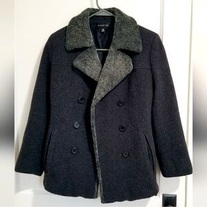 100% Wool Braetan Women’s Charcoal Peacoat with sherpa collar Size M